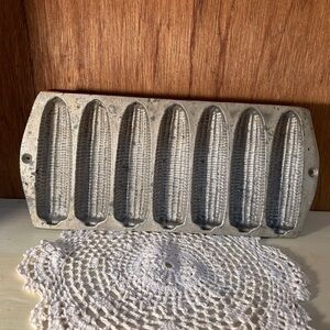 Vintage Cornbread Cast Iron Mold